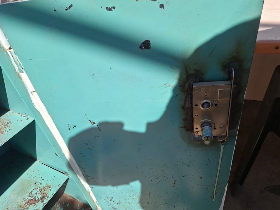 Сейф ручной  работы