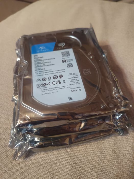 HDD-uri 2TB noi sigilate - Seagate SkyHawk
