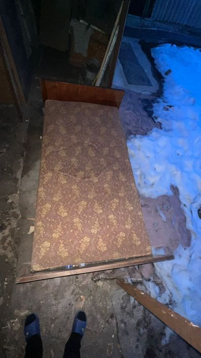 Продам кровать полуторка