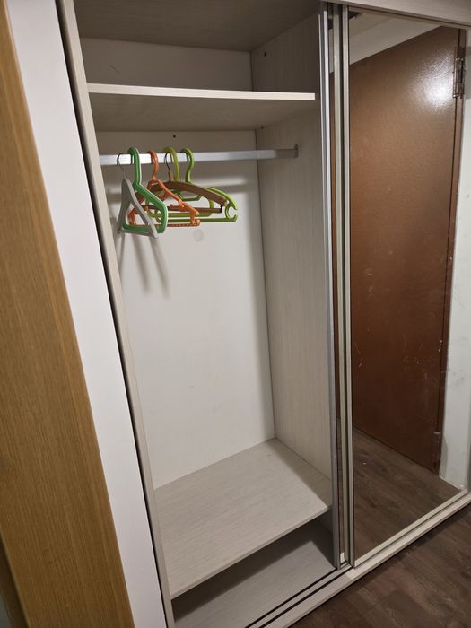 Гардероб с плъзгащи врати  200 см