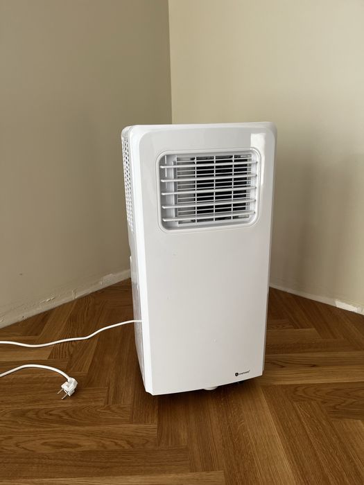 Aparat aer condiționat portabil 9000 BTU Smartwares, cu telecomandă