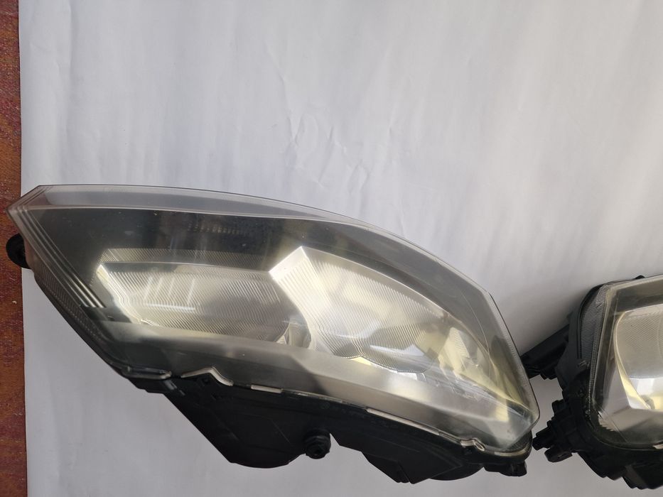 Фар за Шкода Рапид Ляв и Десен