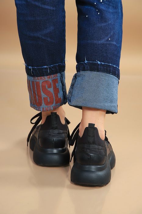 Нови дънки Pause