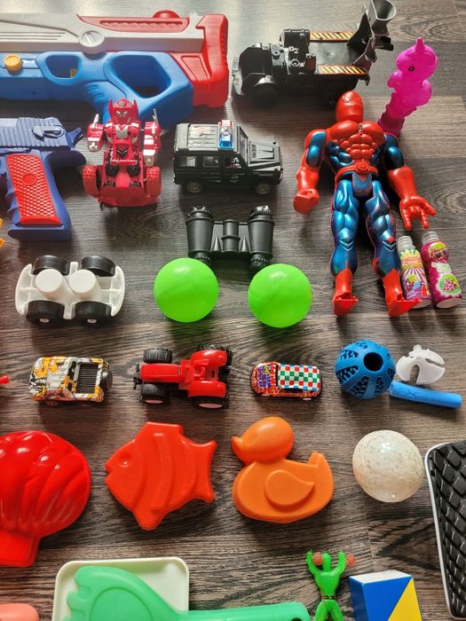 Отдам игрушки за шоколадку Казахстан