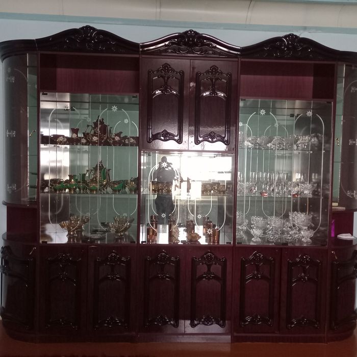 Servant stenka sotiladi