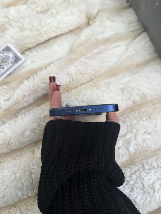 Продаю 12 айфончик