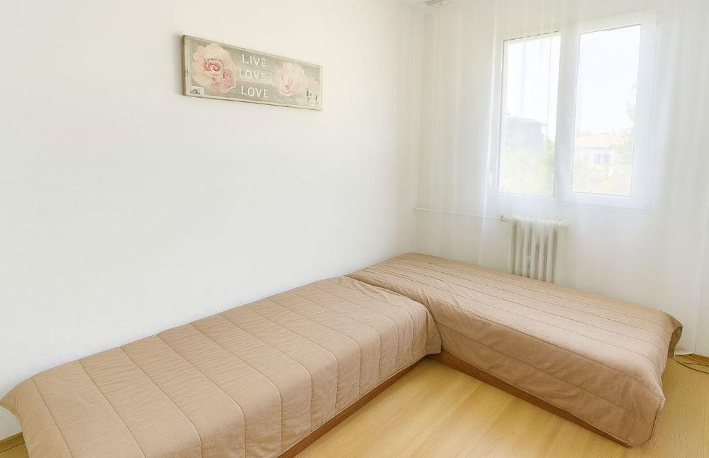 Дава се под наем Тристаен апартамент в Варна, Младост 1 - 67 кв.м за 400 € - Снимка #4