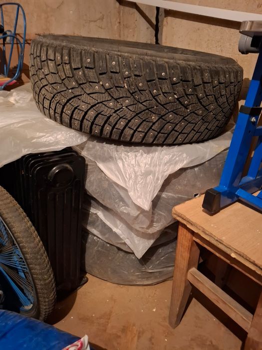 Продам покрышки r17