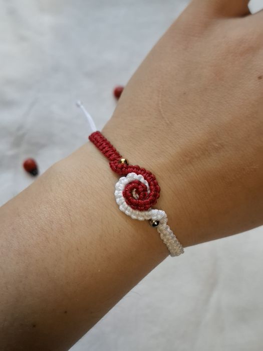 Ръчно изработени мартеници