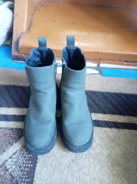 Отдам даром  сапоги демисезонные