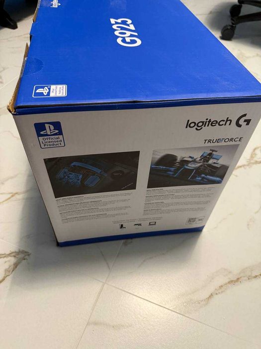 Чисто нов волан Logitech G923 за компютъра и Playstation