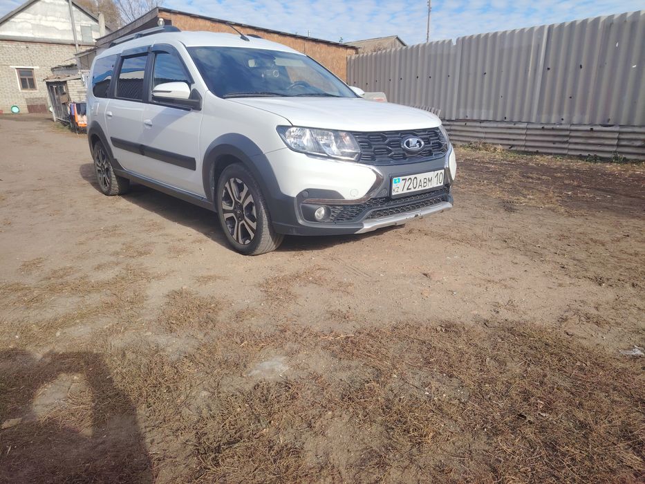 Продам машину Ларгус кросс люкс