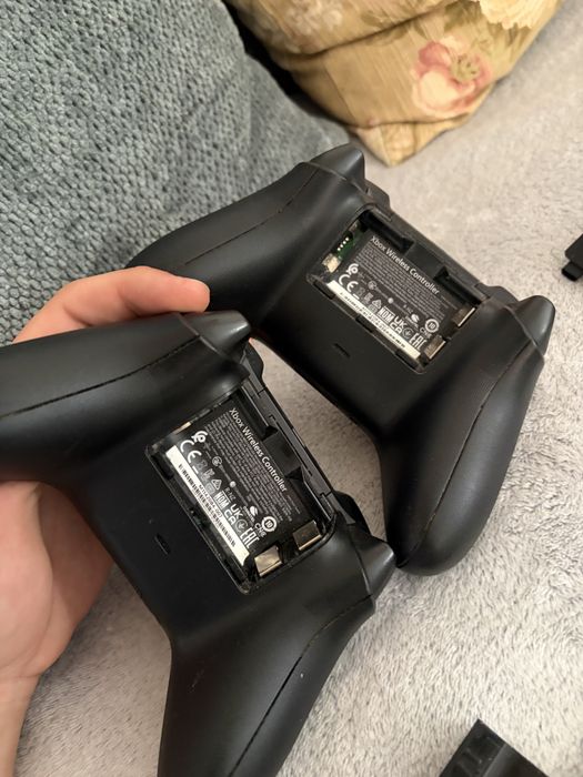 Vand doua Controllere Xbox Series X/S