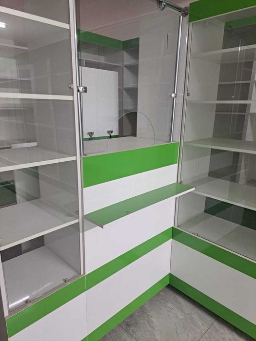 Продам Витрины. Стелажи. Новые