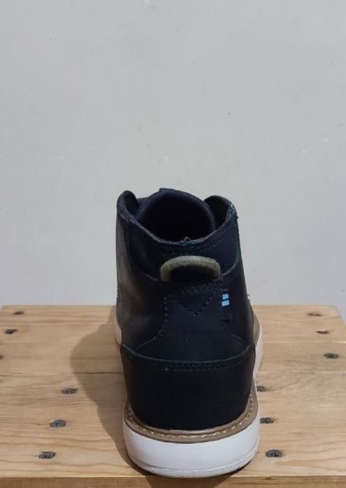 Ботинки TOMS из натурального нубука привозные из Европы