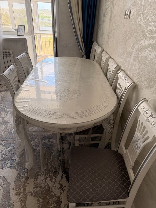 Продам стол и 8стульев