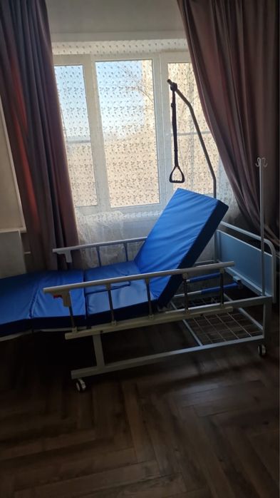 Медицинская кровать