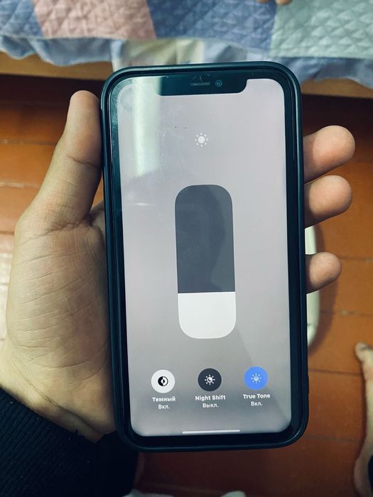 iPhone 11 черного цвета