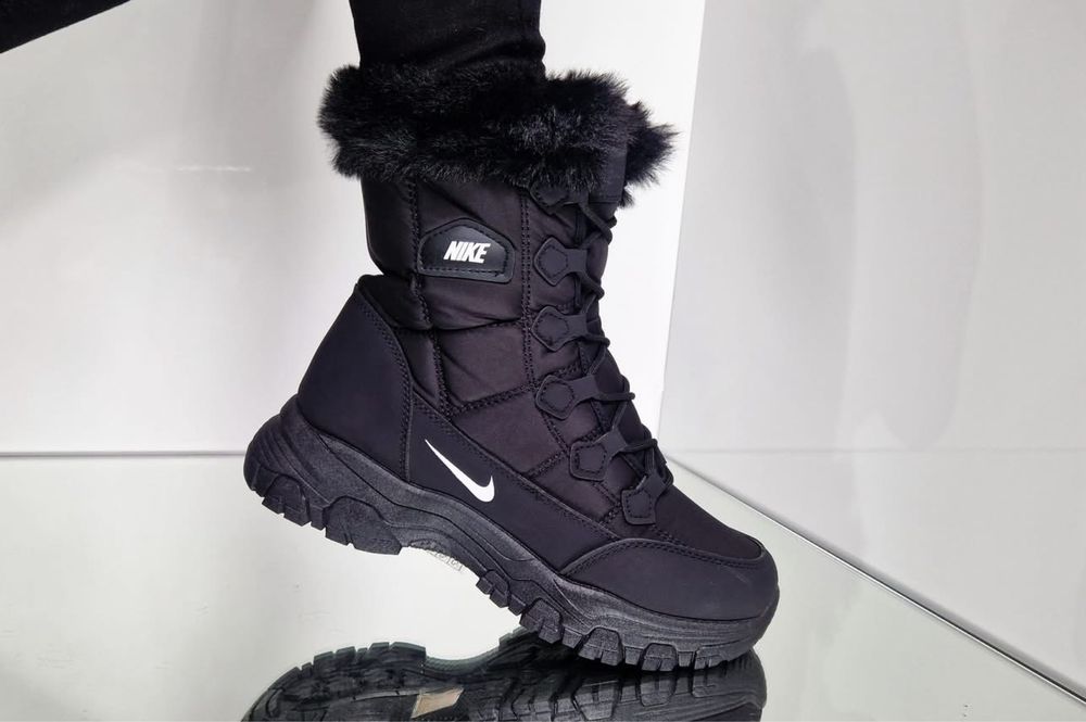 Дамски боти с топъл пух