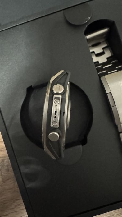 Garmin Fenix 8 amoled safir titan