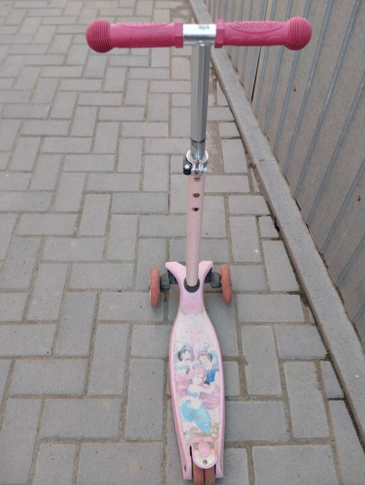 Детский трёхколёсный самокат