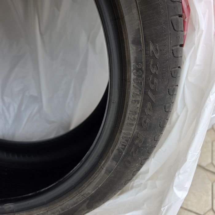 Летни гуми Pirelli Scorpion Seal Inside 235/45 R20. 4 броя. 6 мм грайфер.