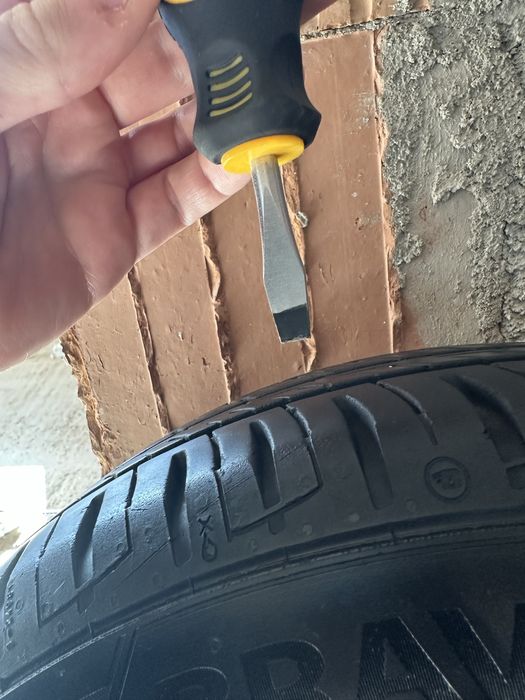 Гуми с джанти + тасове