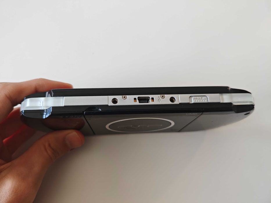 Sony PSP 3000 - Playstation Portable - качени много игри