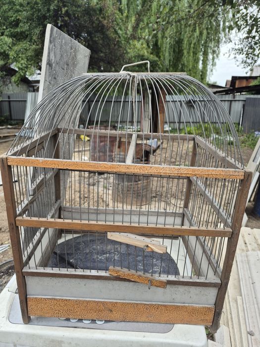 Клетка для попугает и канареек