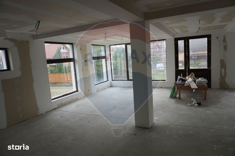 Pensiune cu 10 camere de vânzare/ Ocna Șugatag