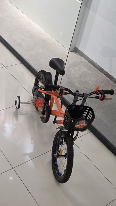 De vânzare bicicletă copil 6-8 ani!