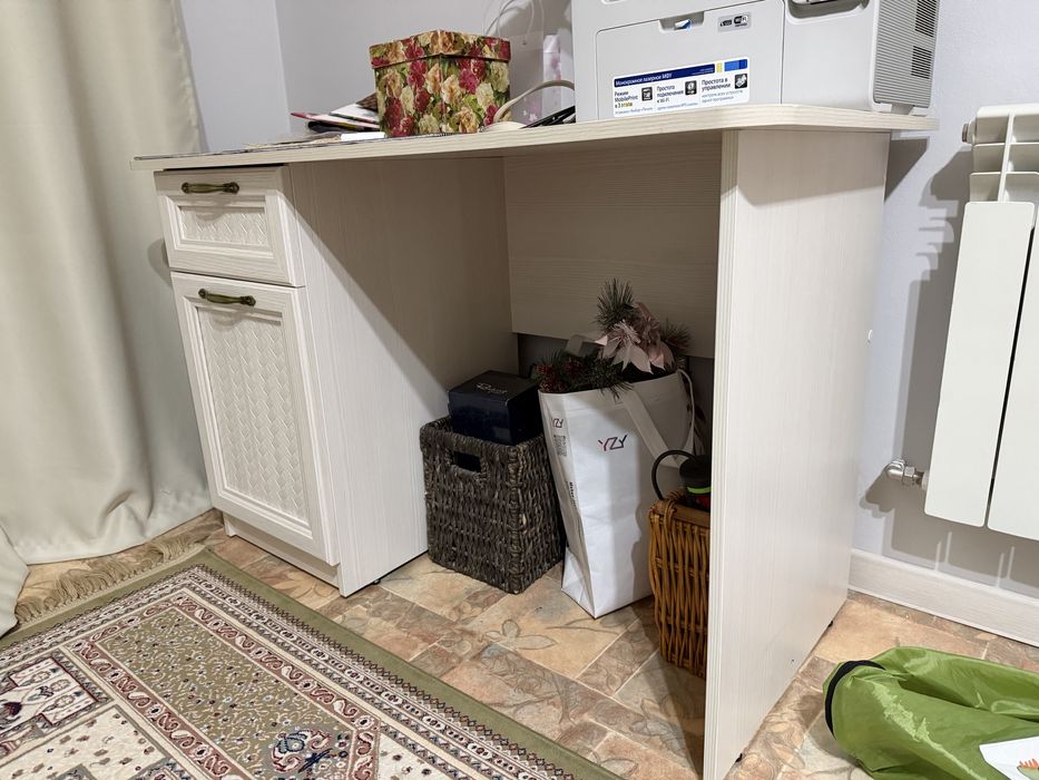 Шкаф с рабочим столом