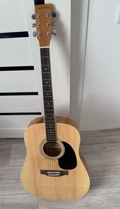 Гитара акустическая