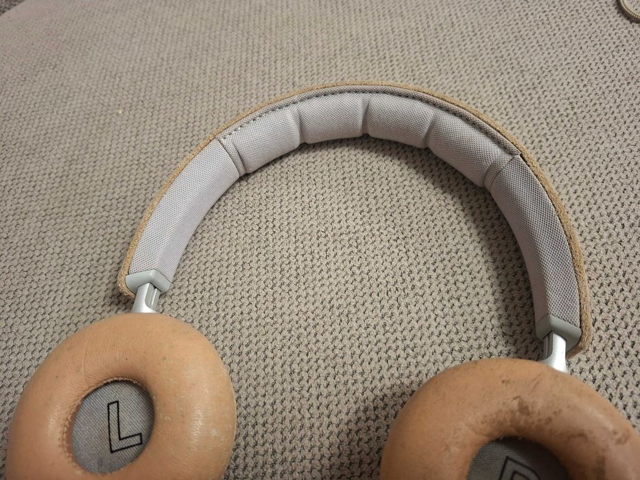 Casti On Ear Bang & Olufsen BeoPlay H8