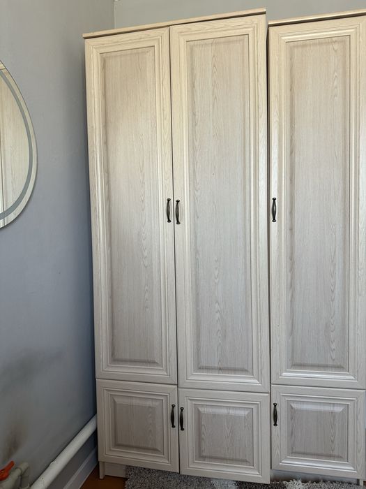 Продам гарнитур 45000 торг имеется