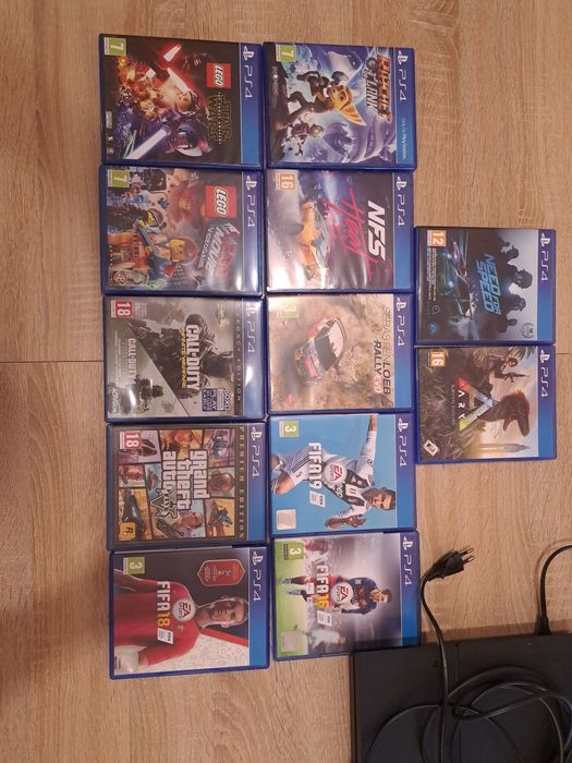 Продавам Sony PS4