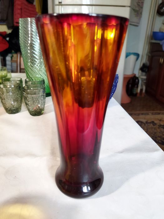 Подарки сувениры статуэтки, вазочкии