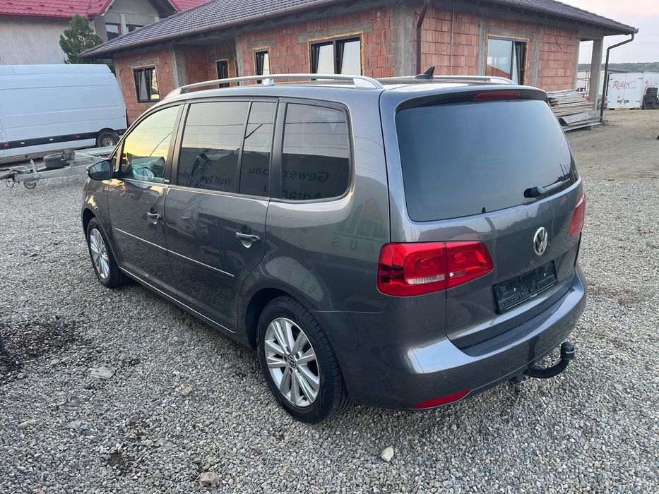 VOLKSWAGEN Touran 2012 — imagine 4