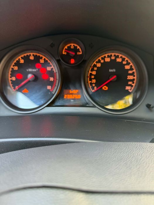 Opel astra H- an 2011-1.6 Benzina+GPL.