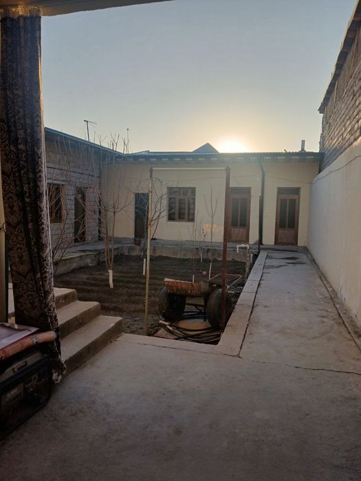 Срочна ховли сотилади нархи келишилади