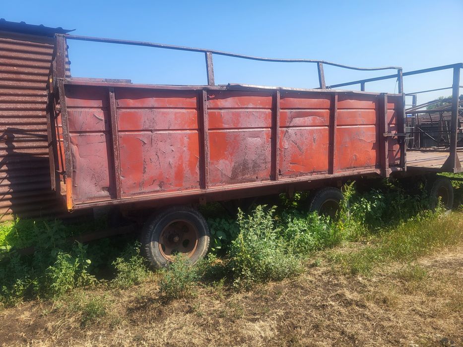 Продам или обменяю трактор Т40, прицепы.