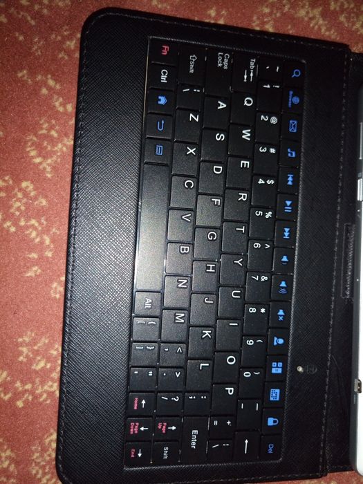 Tableta Acer Iconia cu tastatura și Igo Primo