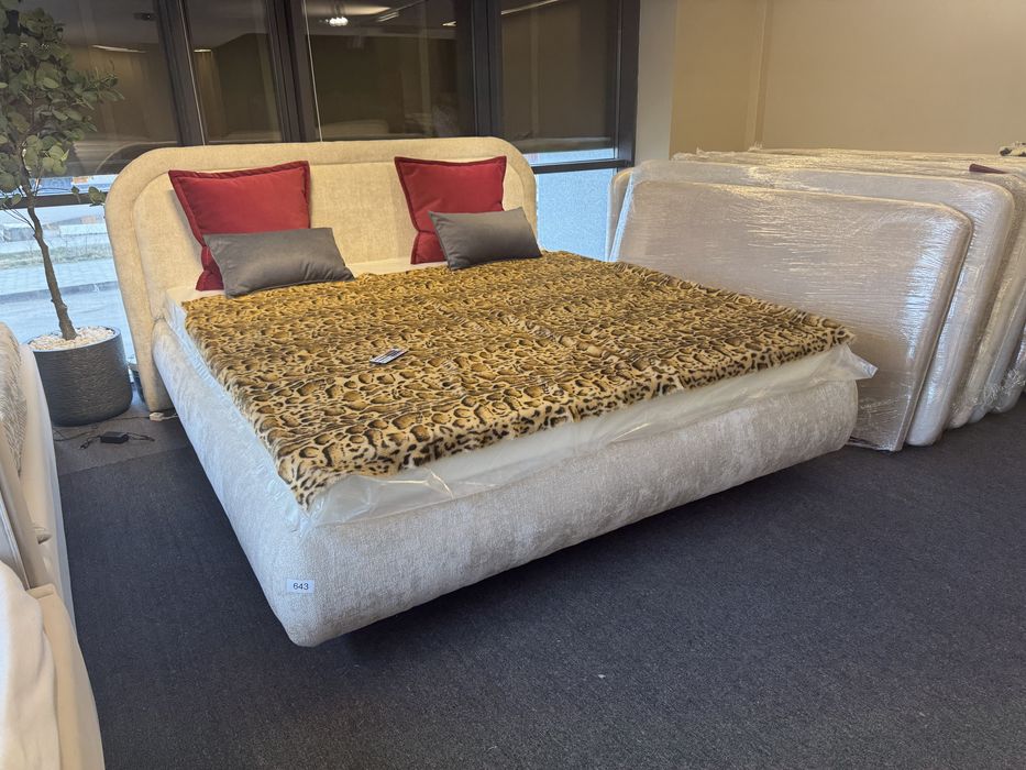 Порящая кровать