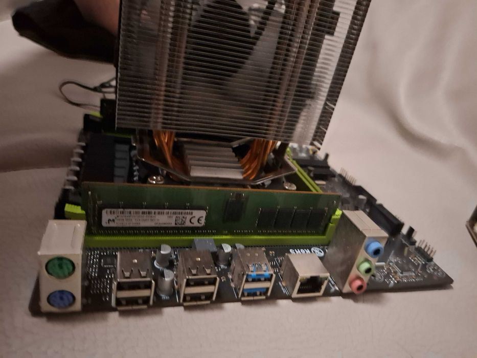 Xenon 2690 v3 + 32 GB DDR4 +RX 550 2GB + SURSA 610W 80BRONZ