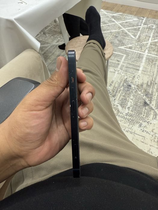 iPhone 13 с гарантии