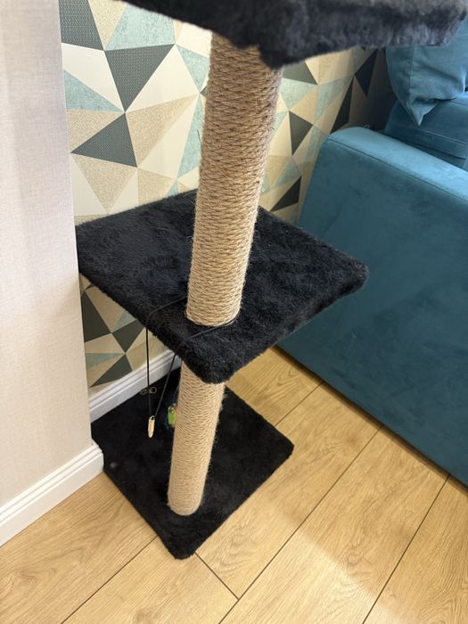 Продам когтеточку с платформой 3 этажа