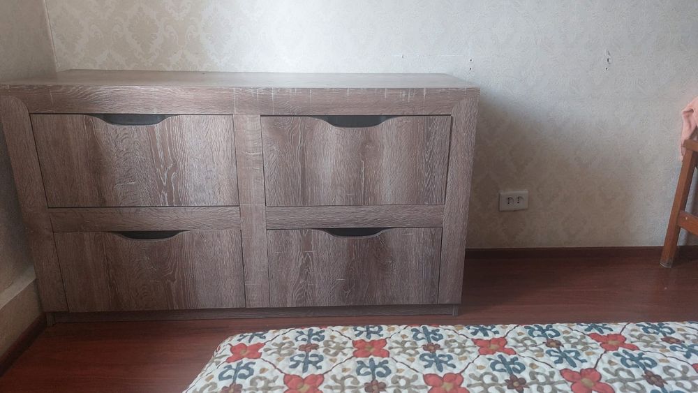 Продаётся спальный гарнитур