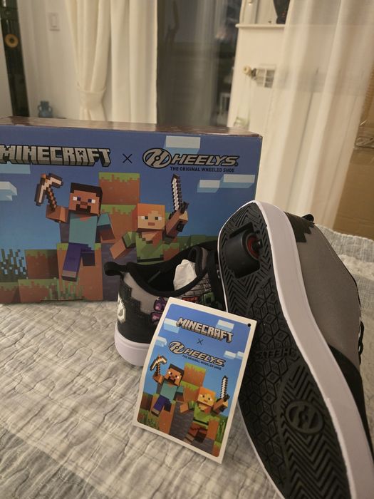 Noi in cutie - Skate Shose 36.5 - adidasi cu role detasabile - Minecra