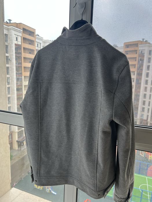 Куртка-бомбер (bomber jacket) стиля Casual и Smart Casual