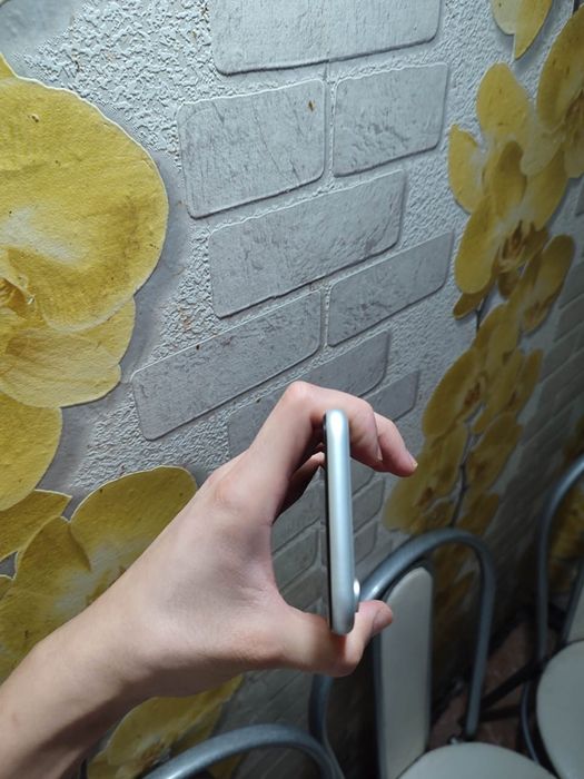 Iphone XR 64/75 фейс есть